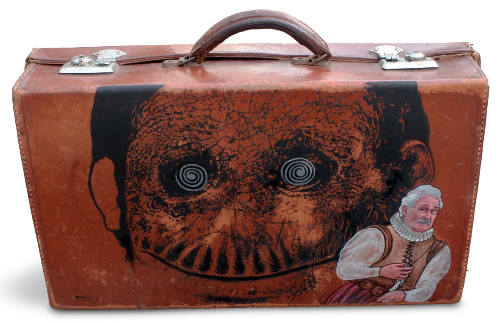 oil on case – 438 x 255mm